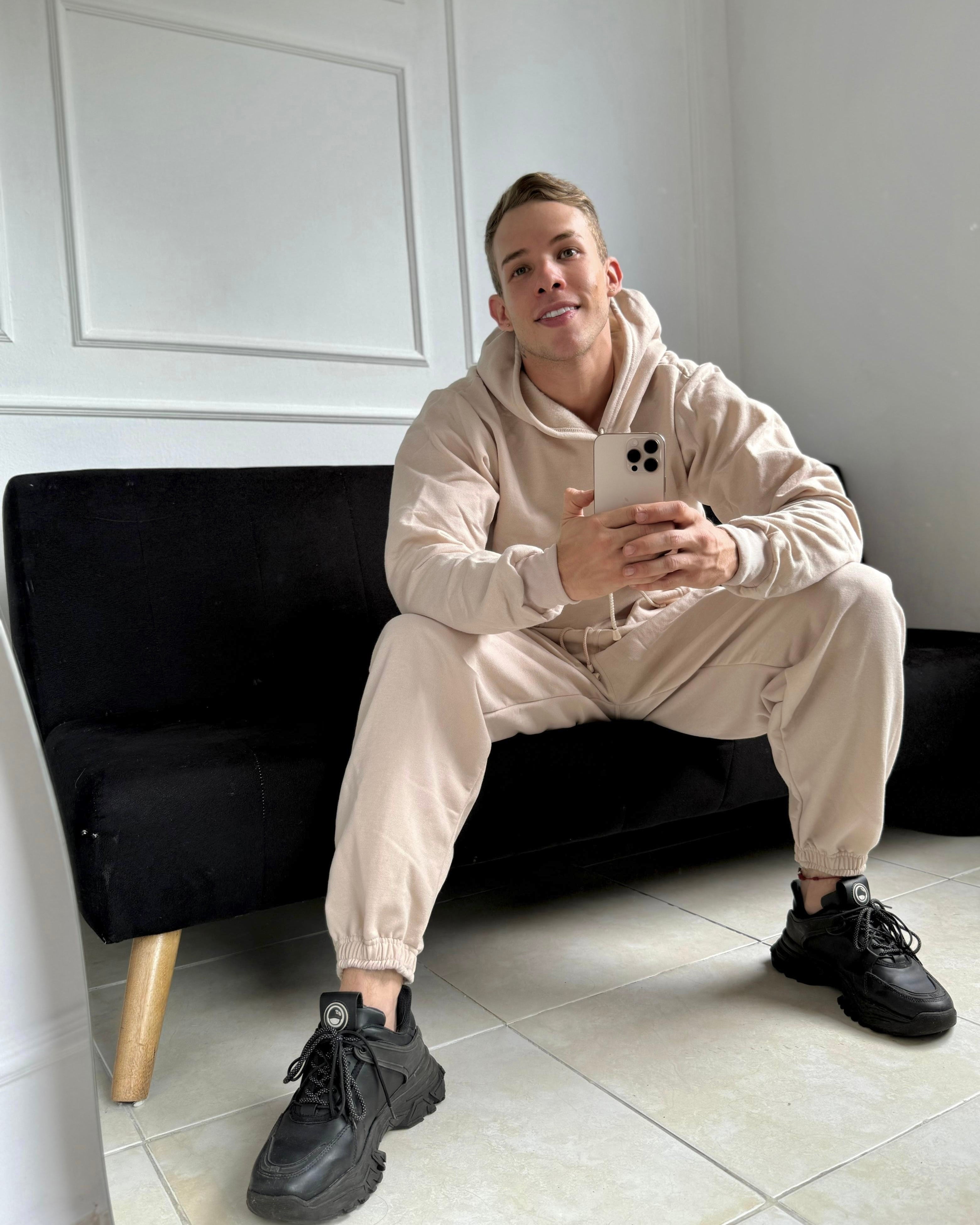 Set jogger y buzo con capota